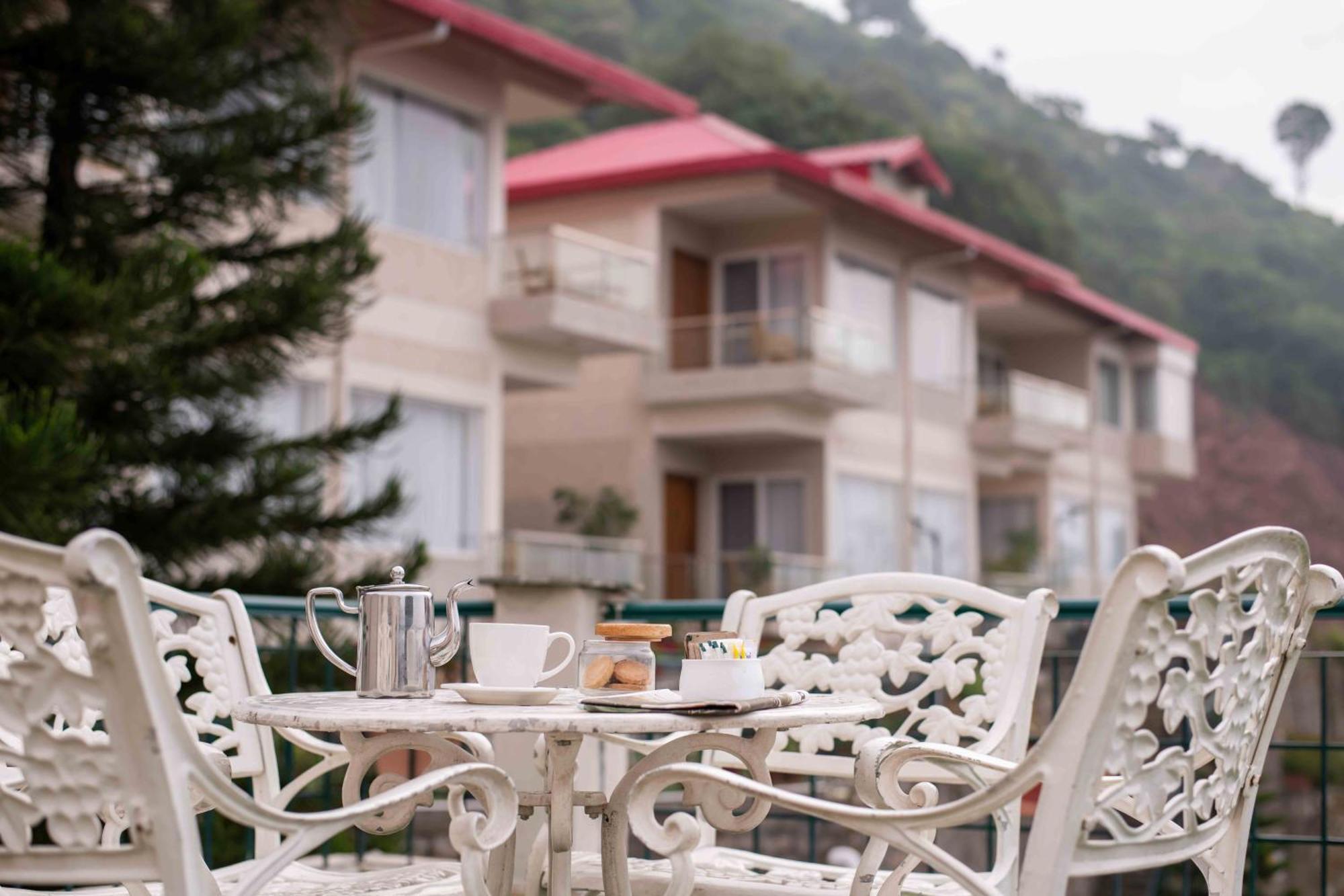 The Fern Surya Resort Kasauli Hills, Dharampur Exterior photo
