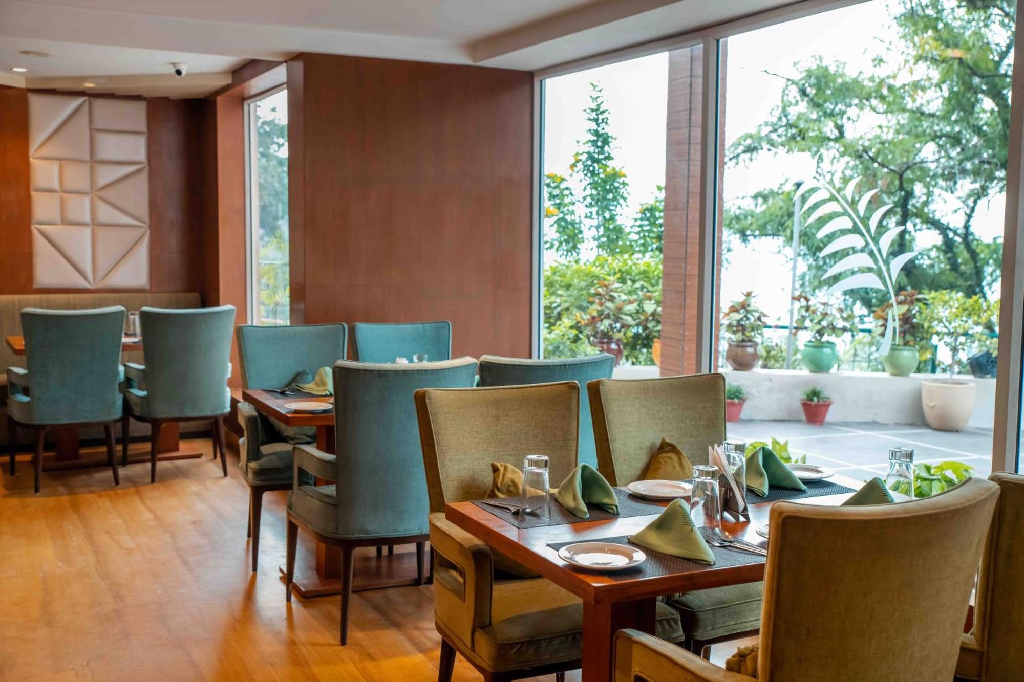 The Fern Surya Resort Kasauli Hills, Dharampur Exterior photo