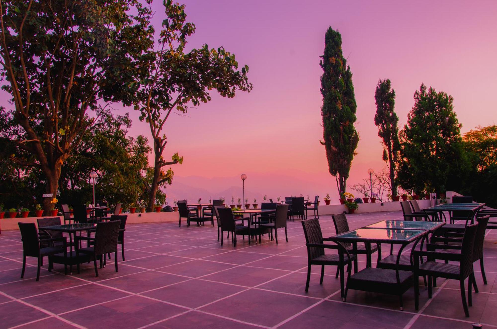 The Fern Surya Resort Kasauli Hills, Dharampur Exterior photo