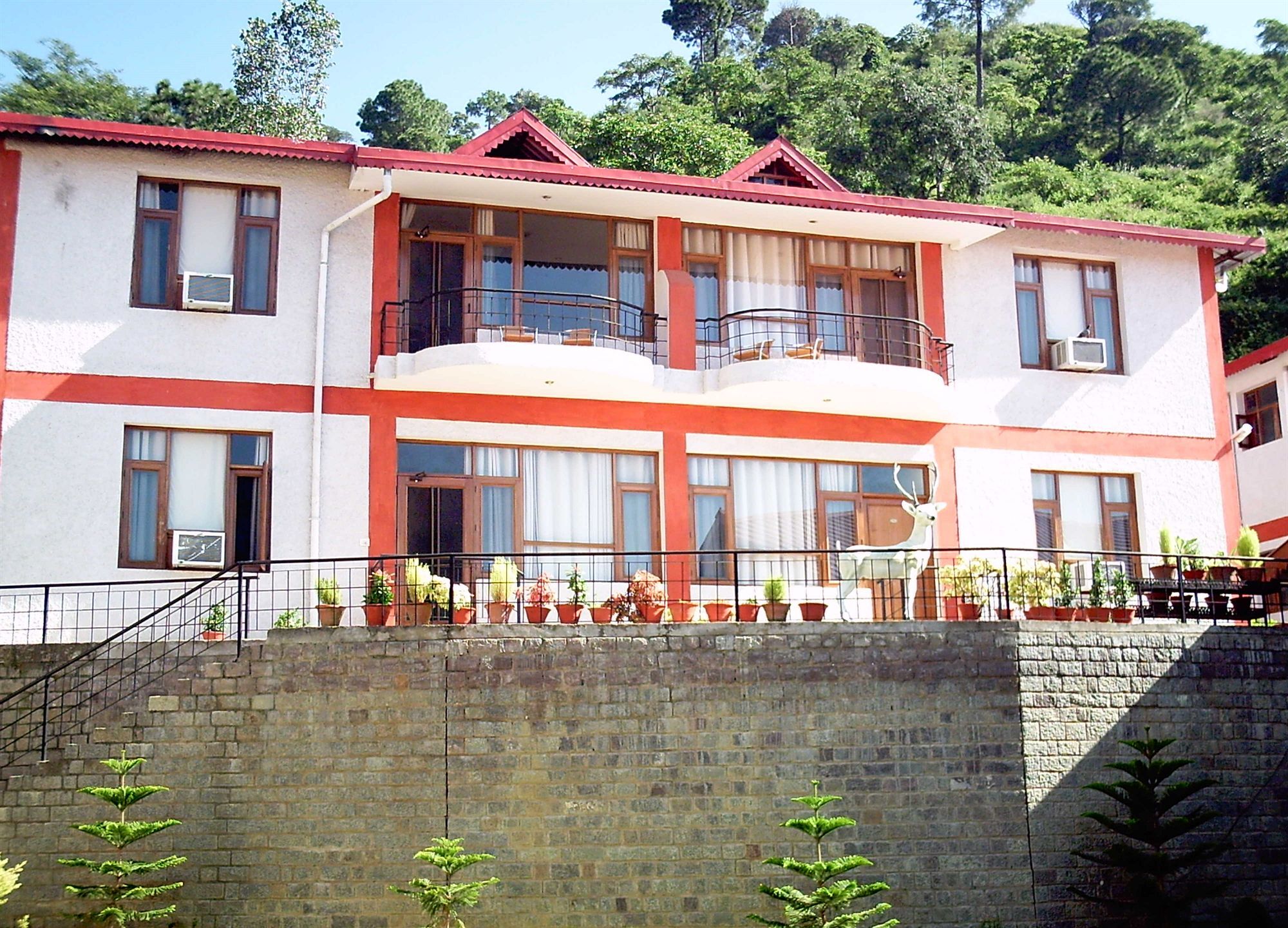 The Fern Surya Resort Kasauli Hills, Dharampur Exterior photo